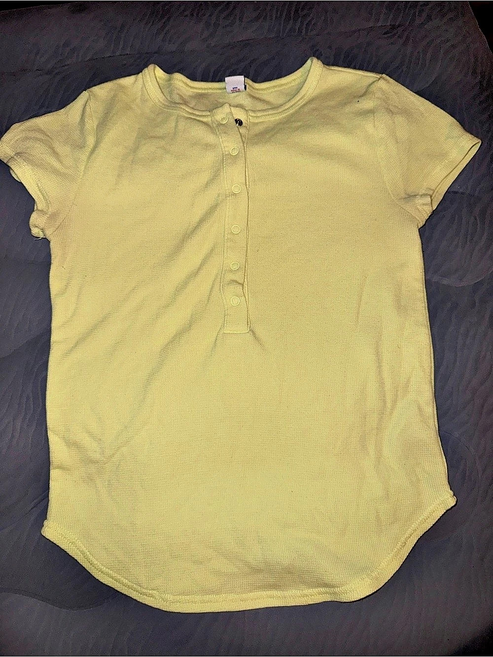 Old Navy Short Sleeve Henley in Yellow Size XS Like New
